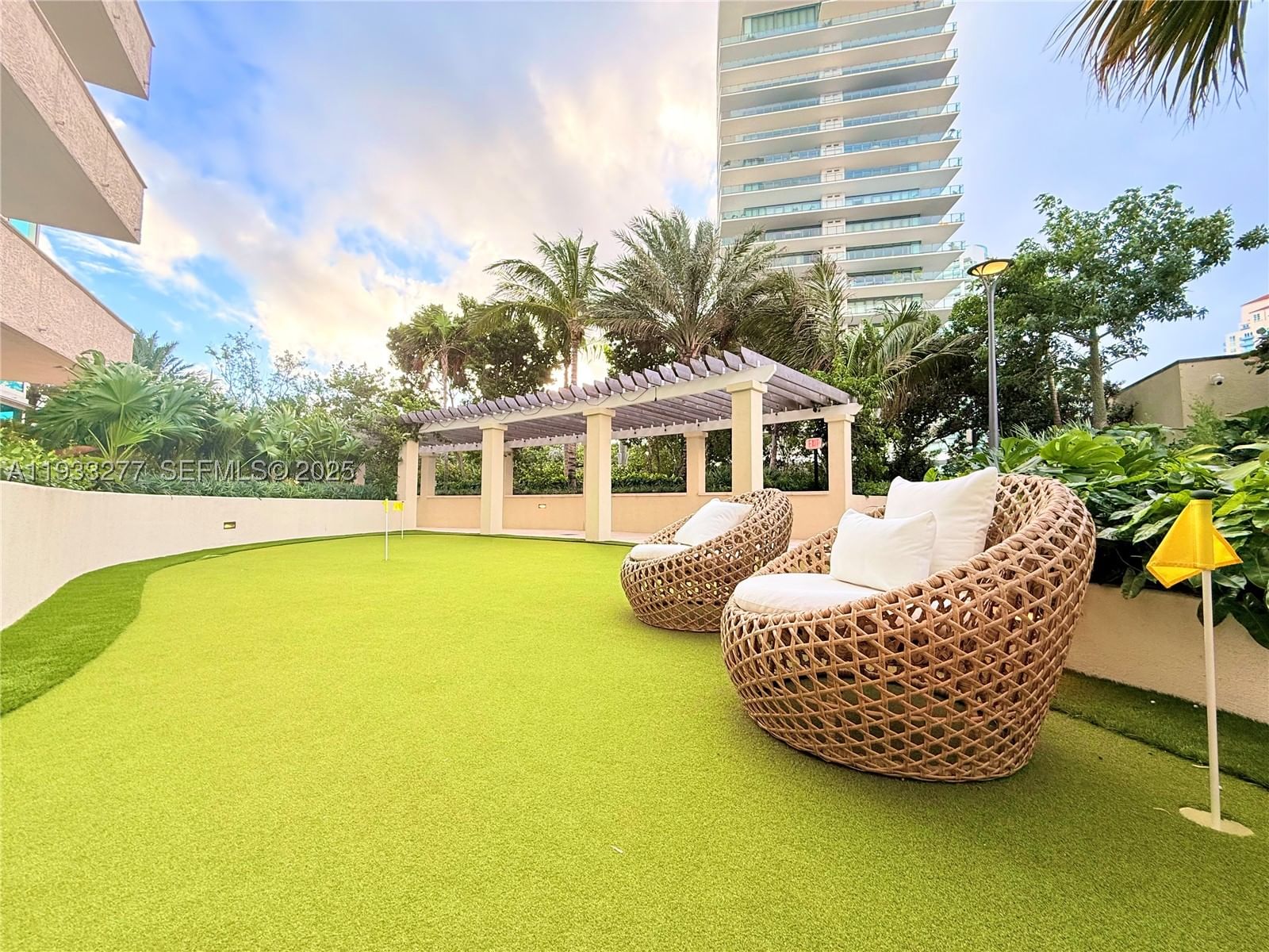 Real estate property located at 300 Pointe Dr #3402, Miami-dade, Portofino Tower Condo, Miami Beach, FL