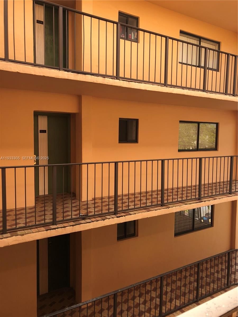 Real estate property located at 8400 133rd Ave Rd #324, Miami-dade, The Horizons West Condo #, Miami, FL