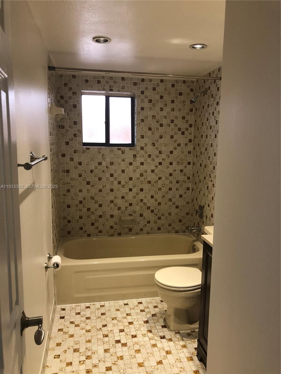 Real estate property located at 8400 133rd Ave Rd #324, Miami-dade, The Horizons West Condo #, Miami, FL