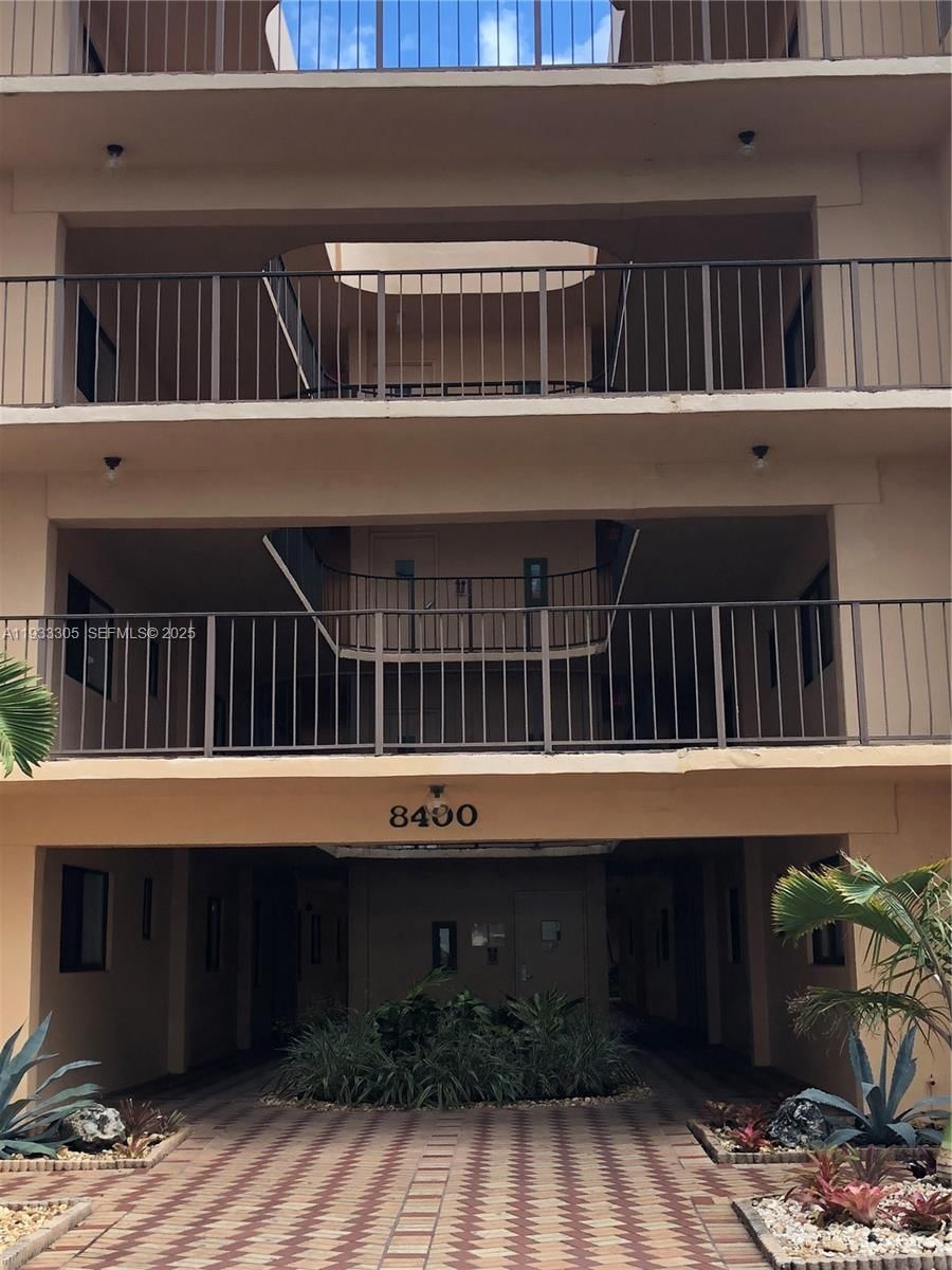 Real estate property located at 8400 133rd Ave Rd #324, Miami-dade, The Horizons West Condo #, Miami, FL
