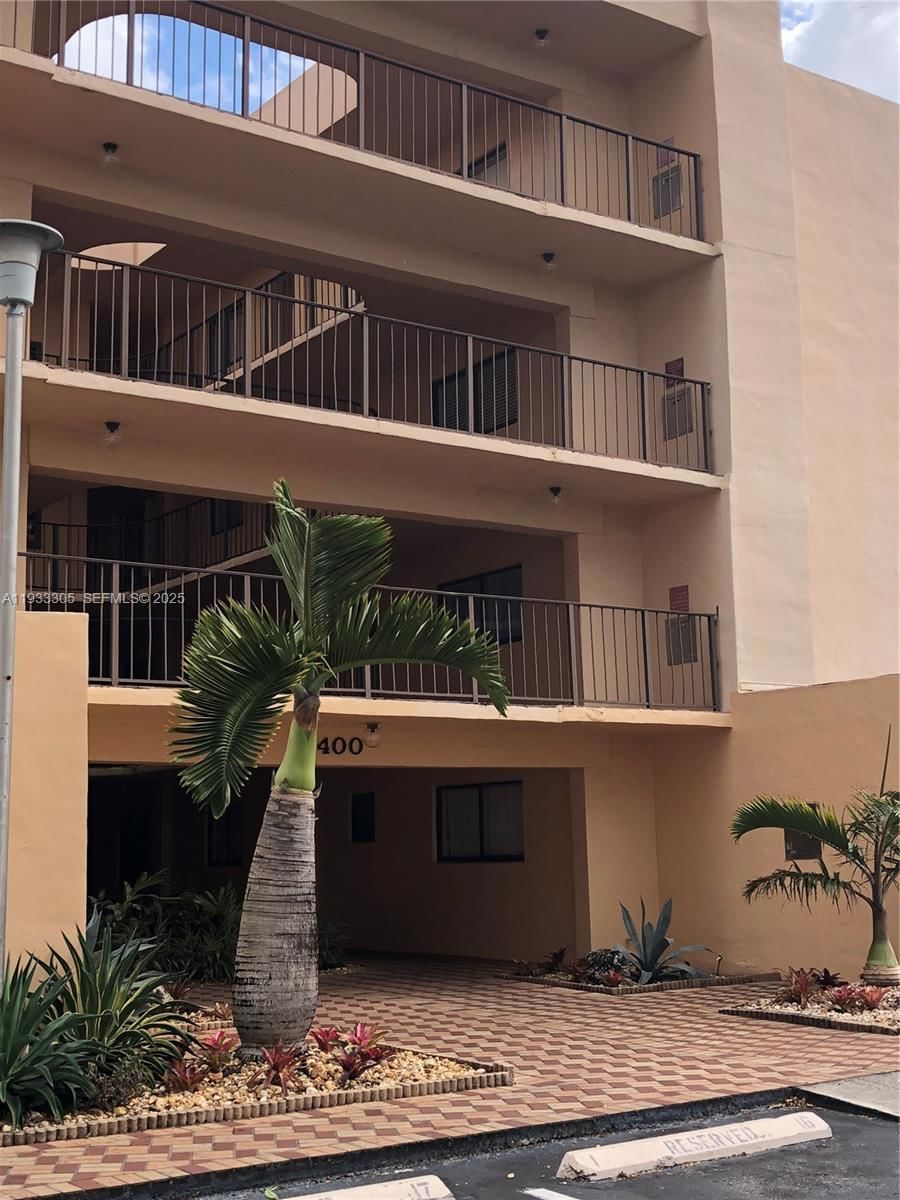 Real estate property located at 8400 133rd Ave Rd #324, Miami-dade, The Horizons West Condo #, Miami, FL