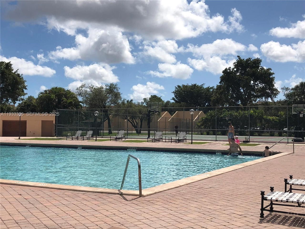 Real estate property located at 8400 133rd Ave Rd #324, Miami-dade, The Horizons West Condo #, Miami, FL
