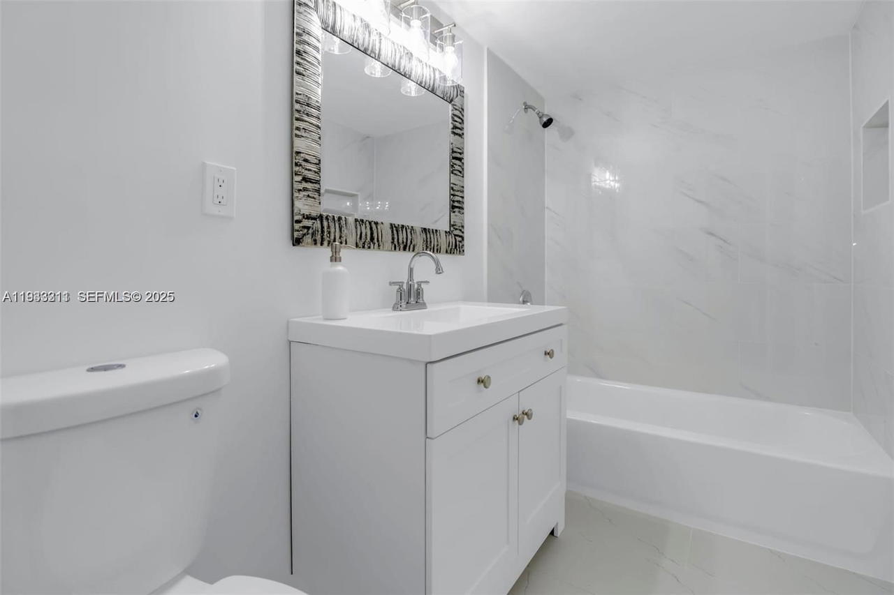 Real estate property located at 2601 48TH TERRACE #147, Broward, Cypress Chase Condo No 8, Lauderdale Lakes, FL