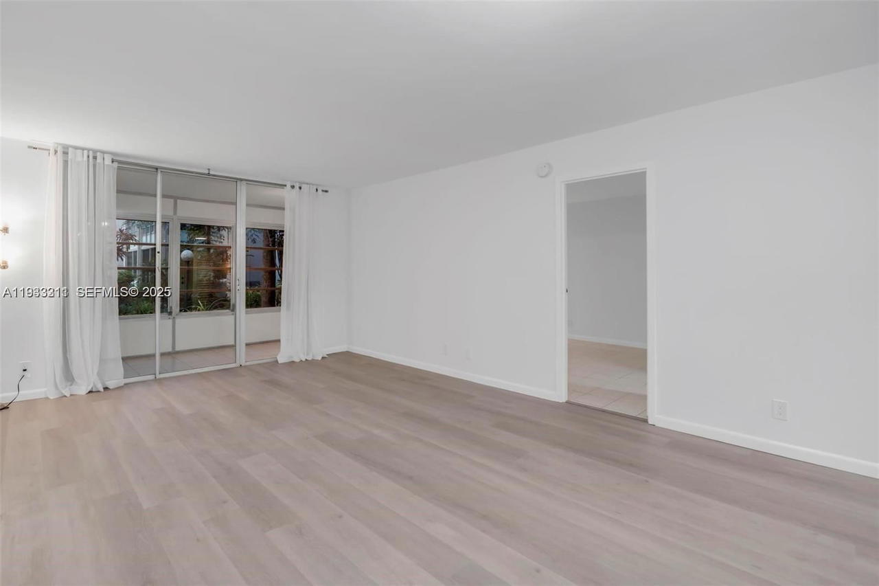 Real estate property located at 2601 48TH TERRACE #147, Broward, Cypress Chase Condo No 8, Lauderdale Lakes, FL