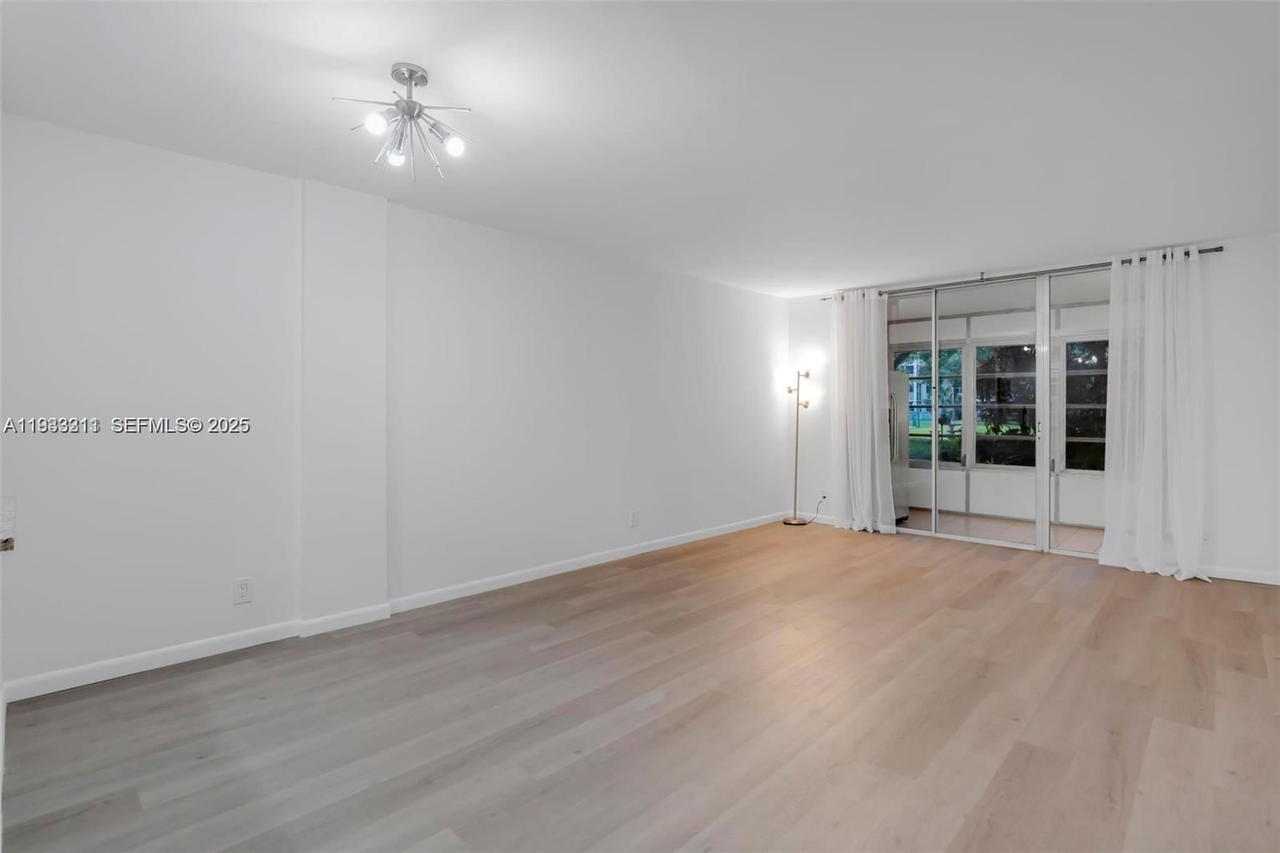 Real estate property located at 2601 48TH TERRACE #147, Broward, Cypress Chase Condo No 8, Lauderdale Lakes, FL