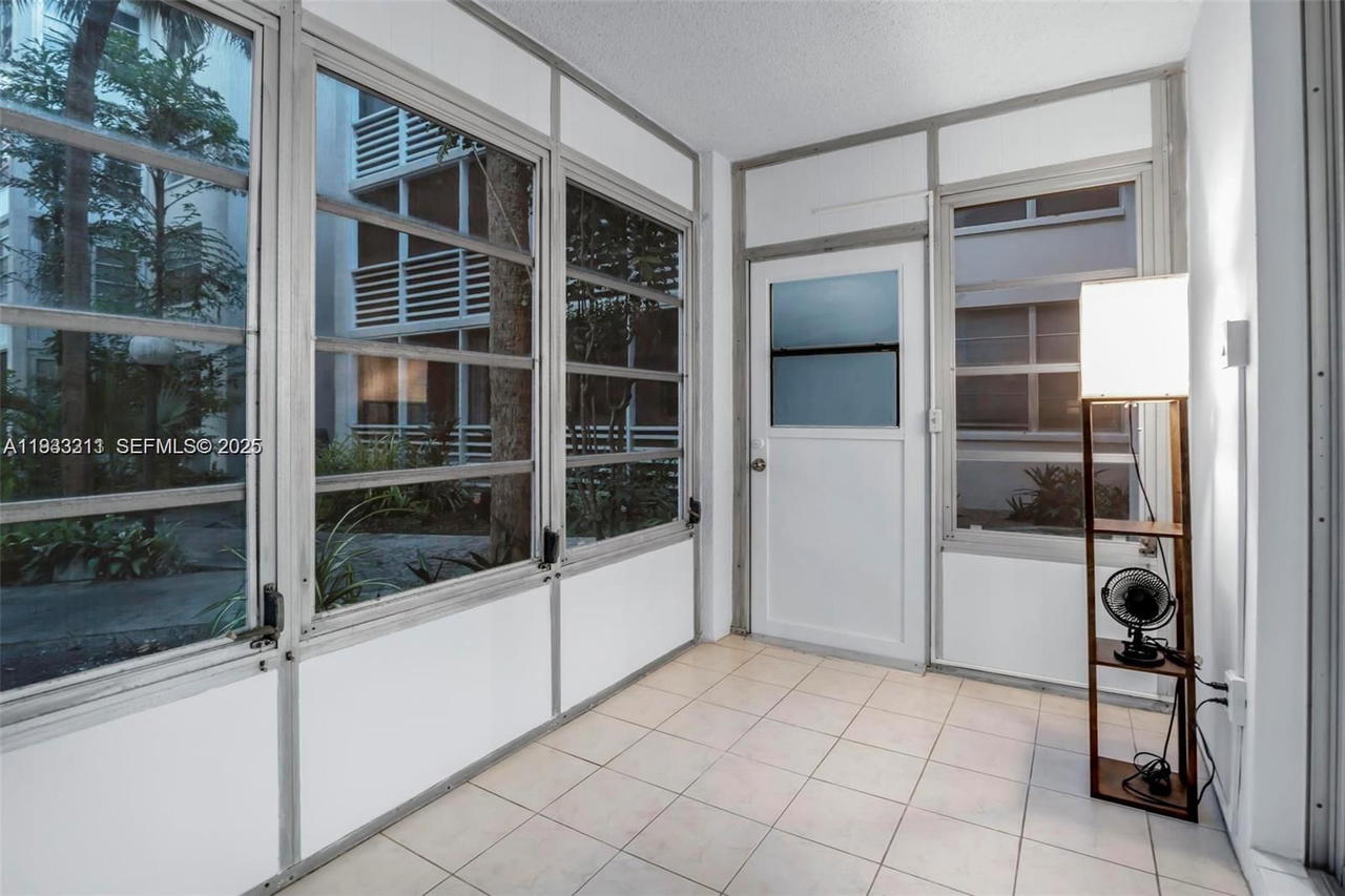 Real estate property located at 2601 48TH TERRACE #147, Broward, Cypress Chase Condo No 8, Lauderdale Lakes, FL