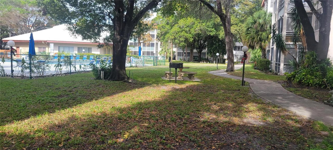 Real estate property located at 2601 48TH TERRACE #147, Broward, Cypress Chase Condo No 8, Lauderdale Lakes, FL