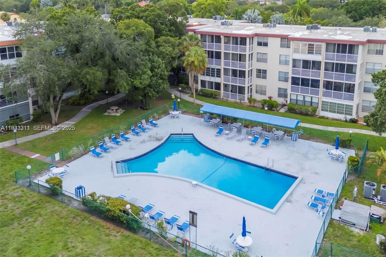 Real estate property located at 2601 48TH TERRACE #147, Broward, Cypress Chase Condo No 8, Lauderdale Lakes, FL