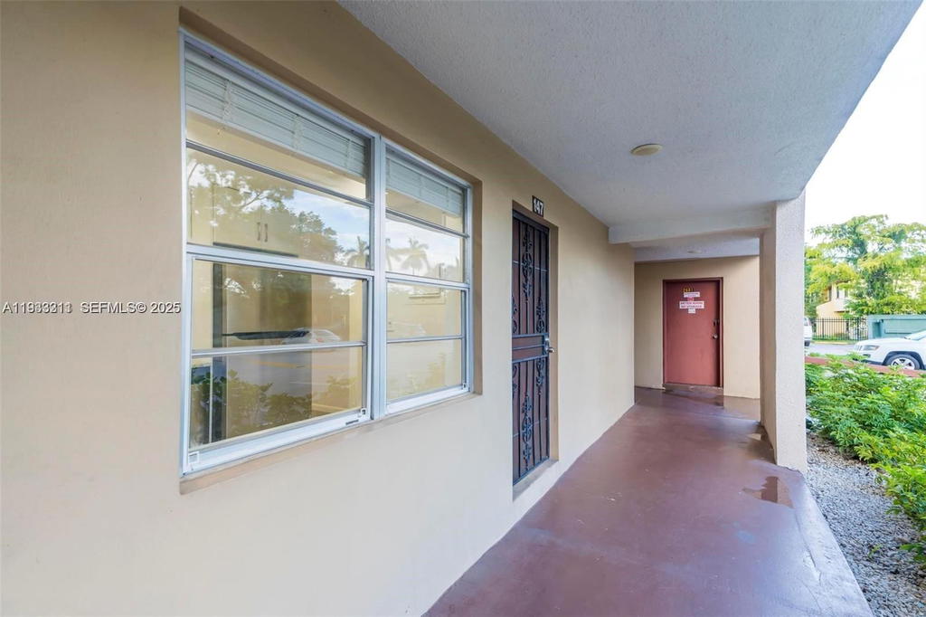 Real estate property located at 2601 48TH TERRACE #147, Broward, Cypress Chase Condo No 8, Lauderdale Lakes, FL