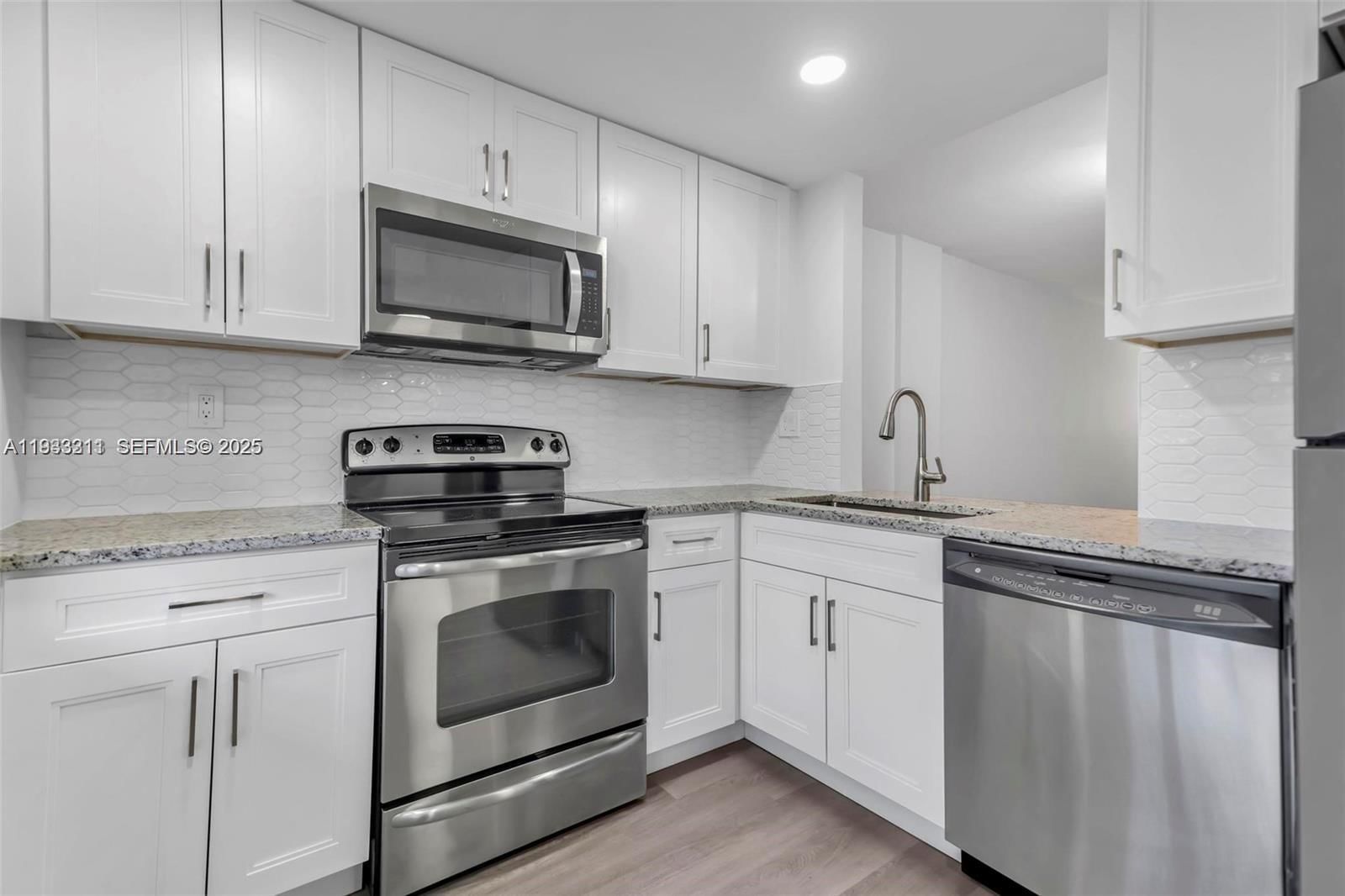 Real estate property located at 2601 48TH TERRACE #147, Broward, Cypress Chase Condo No 8, Lauderdale Lakes, FL
