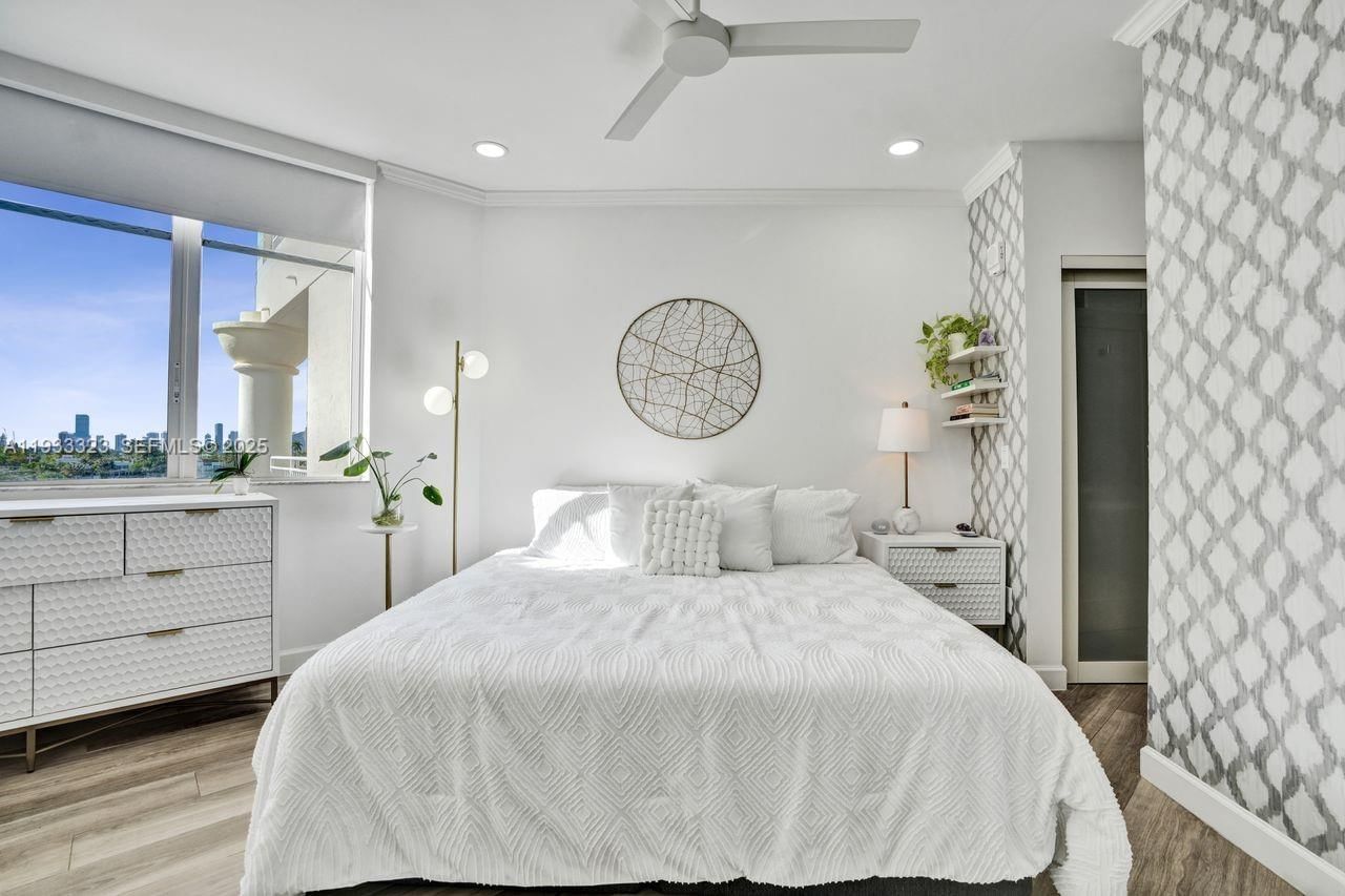 Real estate property located at 1 Century Ln #510, Miami-dade, The Vistas Condo, Miami Beach, FL
