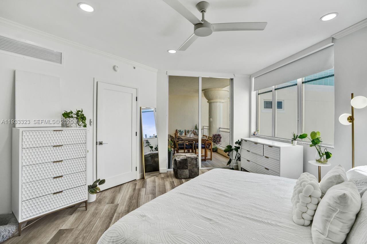 Real estate property located at 1 Century Ln #510, Miami-dade, The Vistas Condo, Miami Beach, FL
