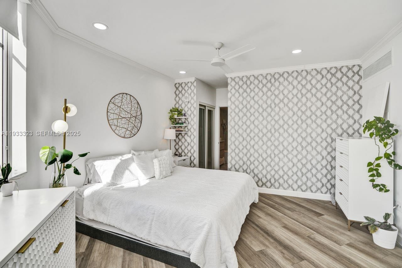 Real estate property located at 1 Century Ln #510, Miami-dade, The Vistas Condo, Miami Beach, FL