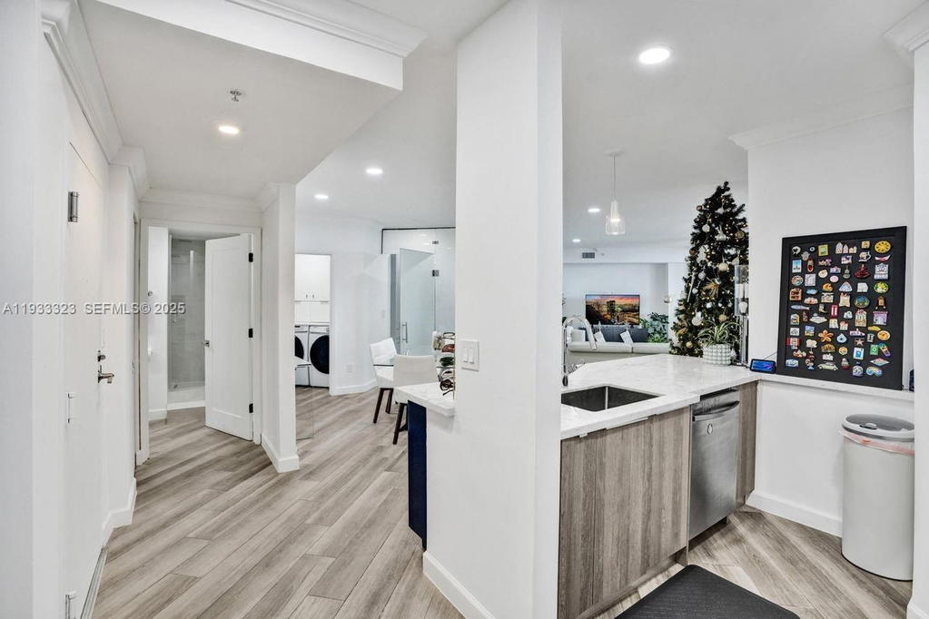 Real estate property located at 1 Century Ln #510, Miami-dade, The Vistas Condo, Miami Beach, FL