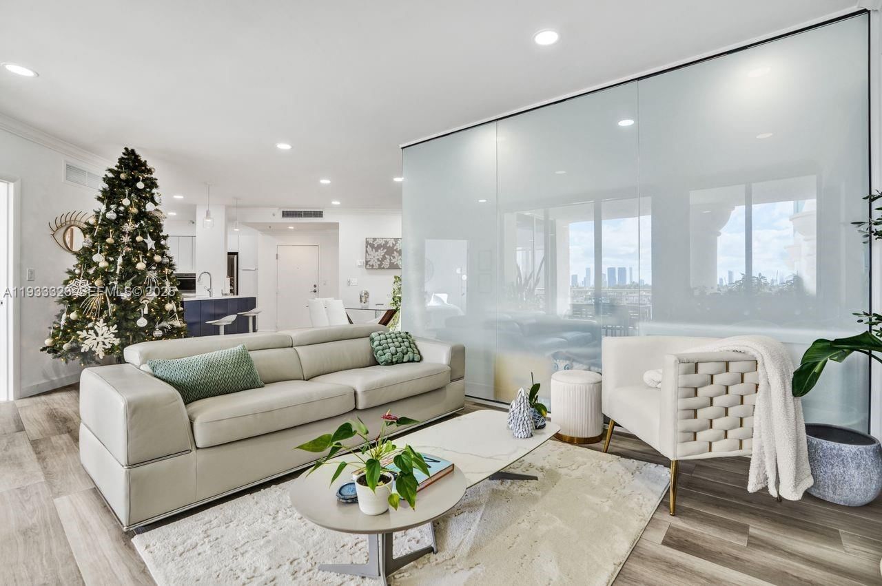 Real estate property located at 1 Century Ln #510, Miami-dade, The Vistas Condo, Miami Beach, FL