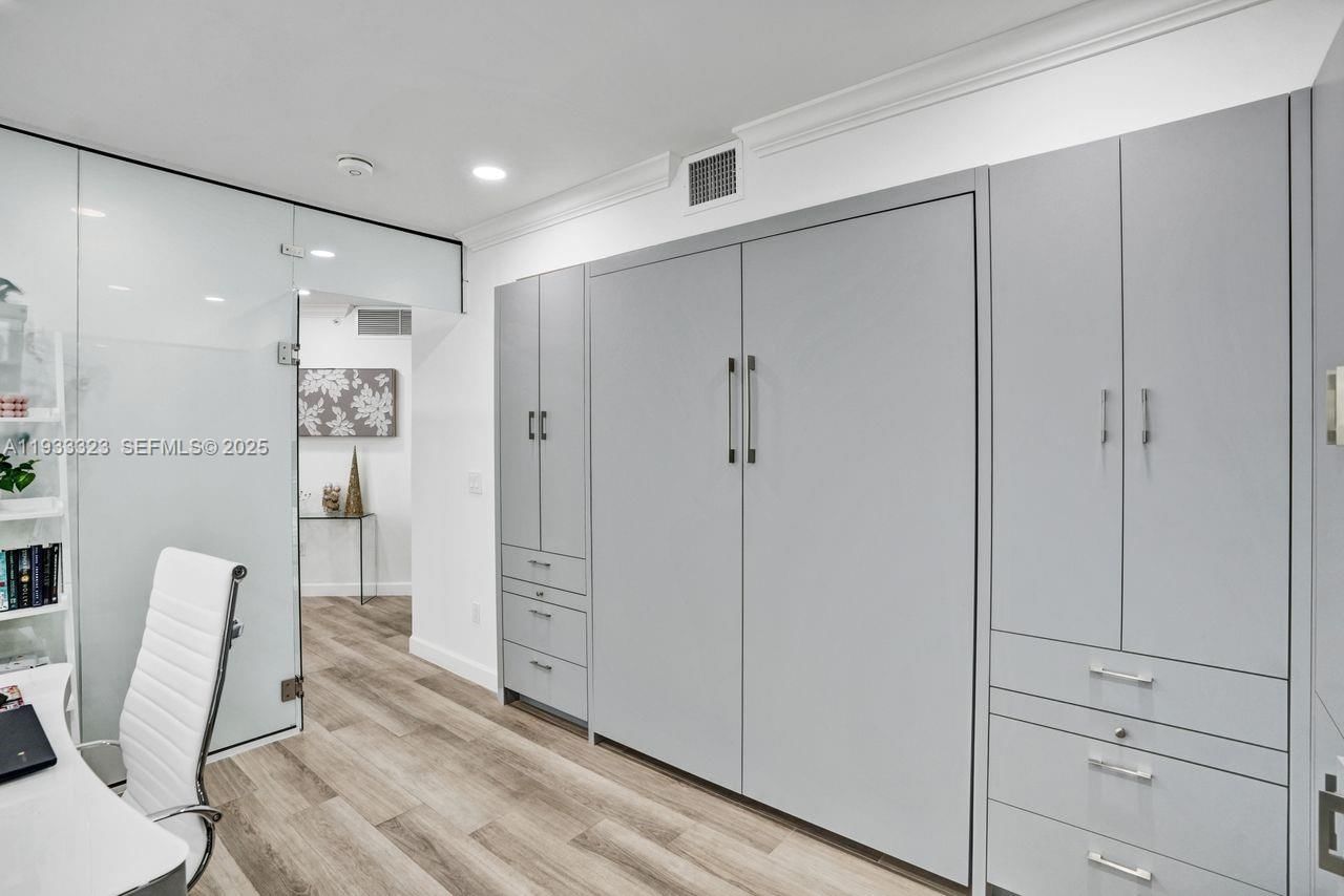 Real estate property located at 1 Century Ln #510, Miami-dade, The Vistas Condo, Miami Beach, FL