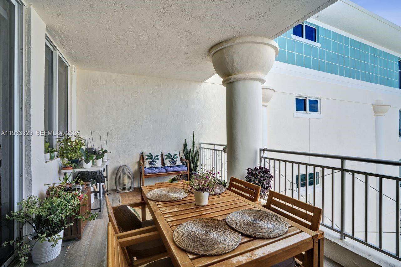 Real estate property located at 1 Century Ln #510, Miami-dade, The Vistas Condo, Miami Beach, FL