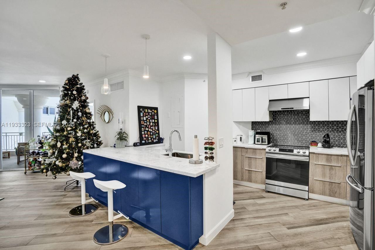 Real estate property located at 1 Century Ln #510, Miami-dade, The Vistas Condo, Miami Beach, FL