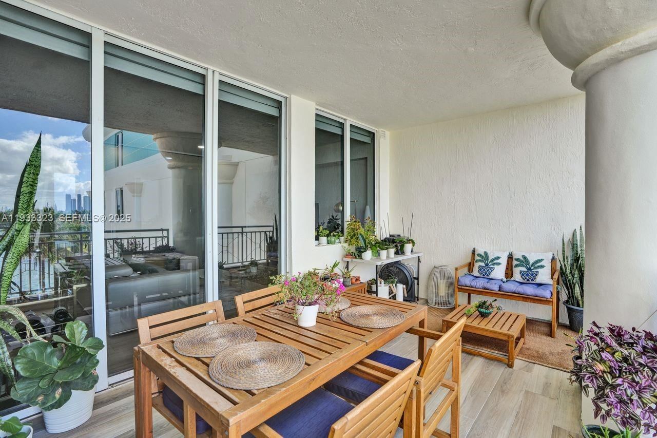 Real estate property located at 1 Century Ln #510, Miami-dade, The Vistas Condo, Miami Beach, FL