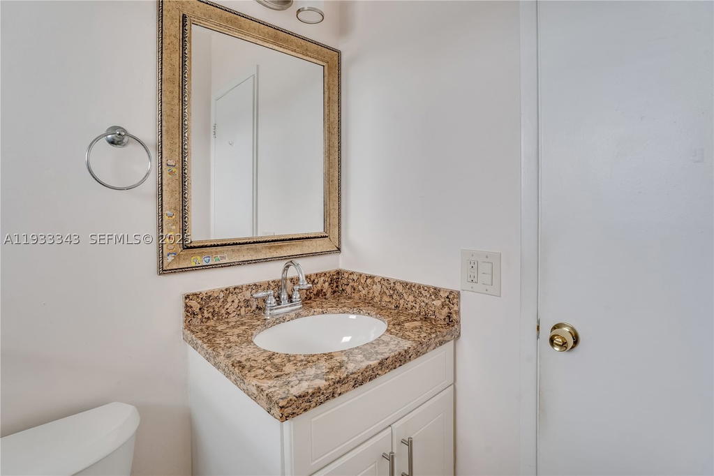 Real estate property located at 7401 Pines Blvd #221, Broward, Pembroke House Condo, Pembroke Pines, FL