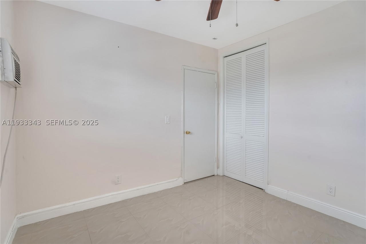 Real estate property located at 7401 Pines Blvd #221, Broward, Pembroke House Condo, Pembroke Pines, FL
