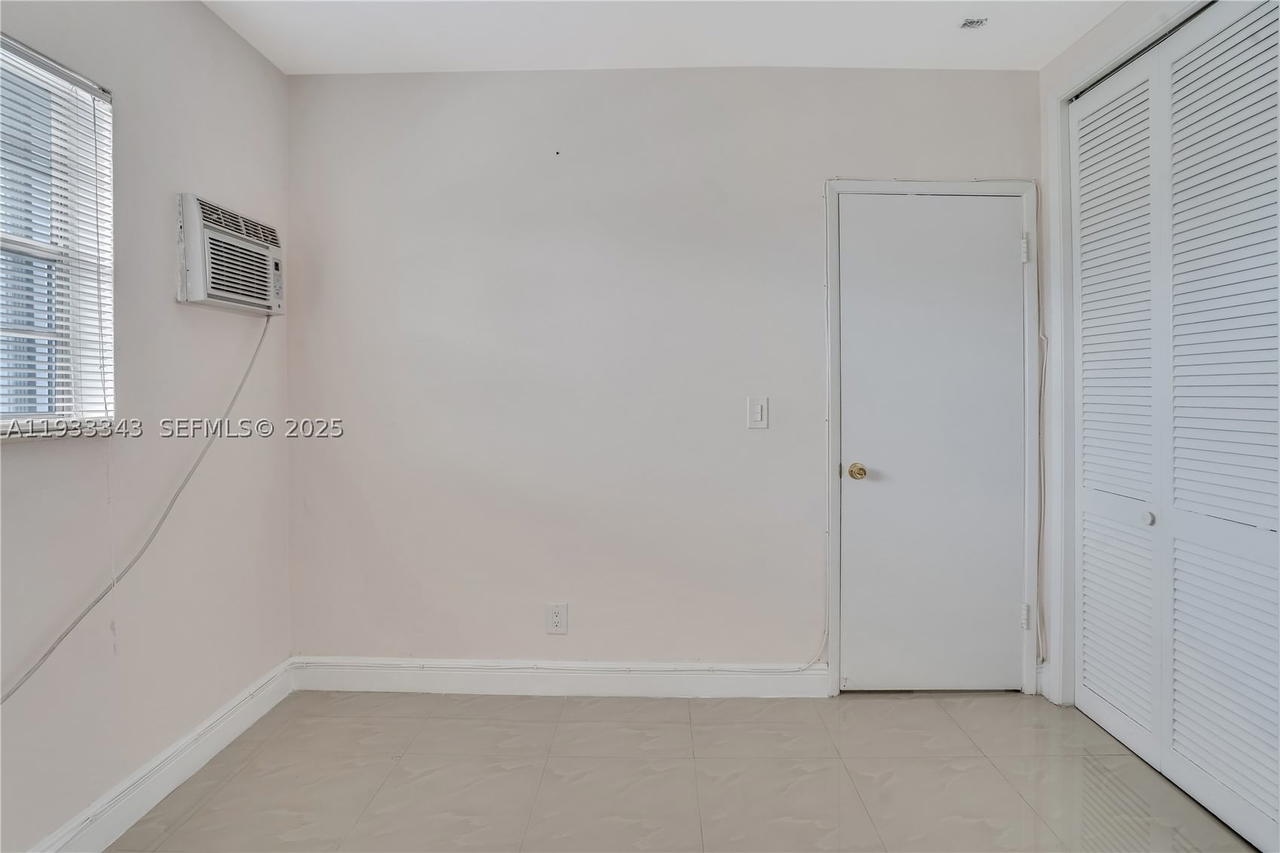 Real estate property located at 7401 Pines Blvd #221, Broward, Pembroke House Condo, Pembroke Pines, FL