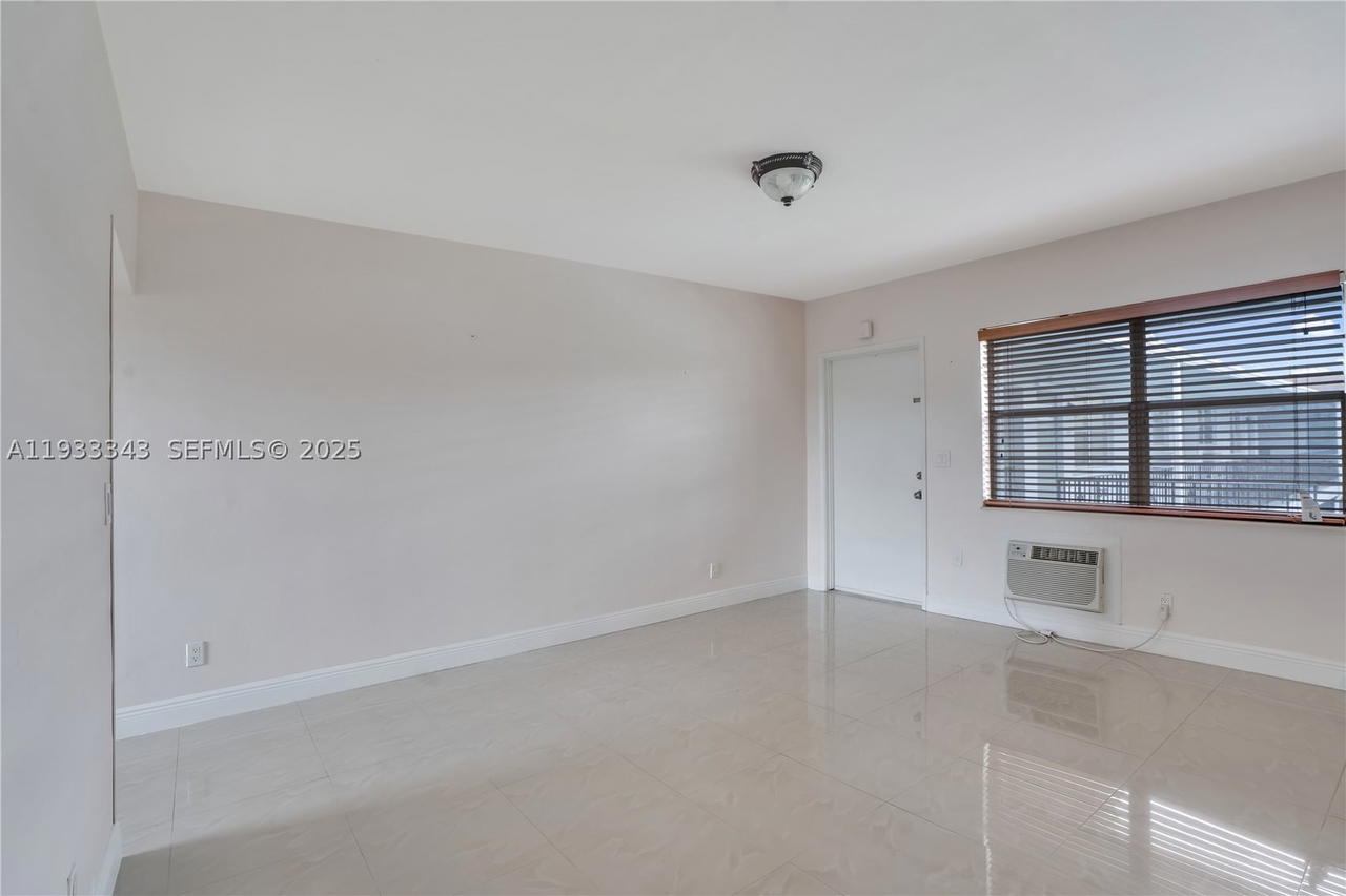 Real estate property located at 7401 Pines Blvd #221, Broward, Pembroke House Condo, Pembroke Pines, FL