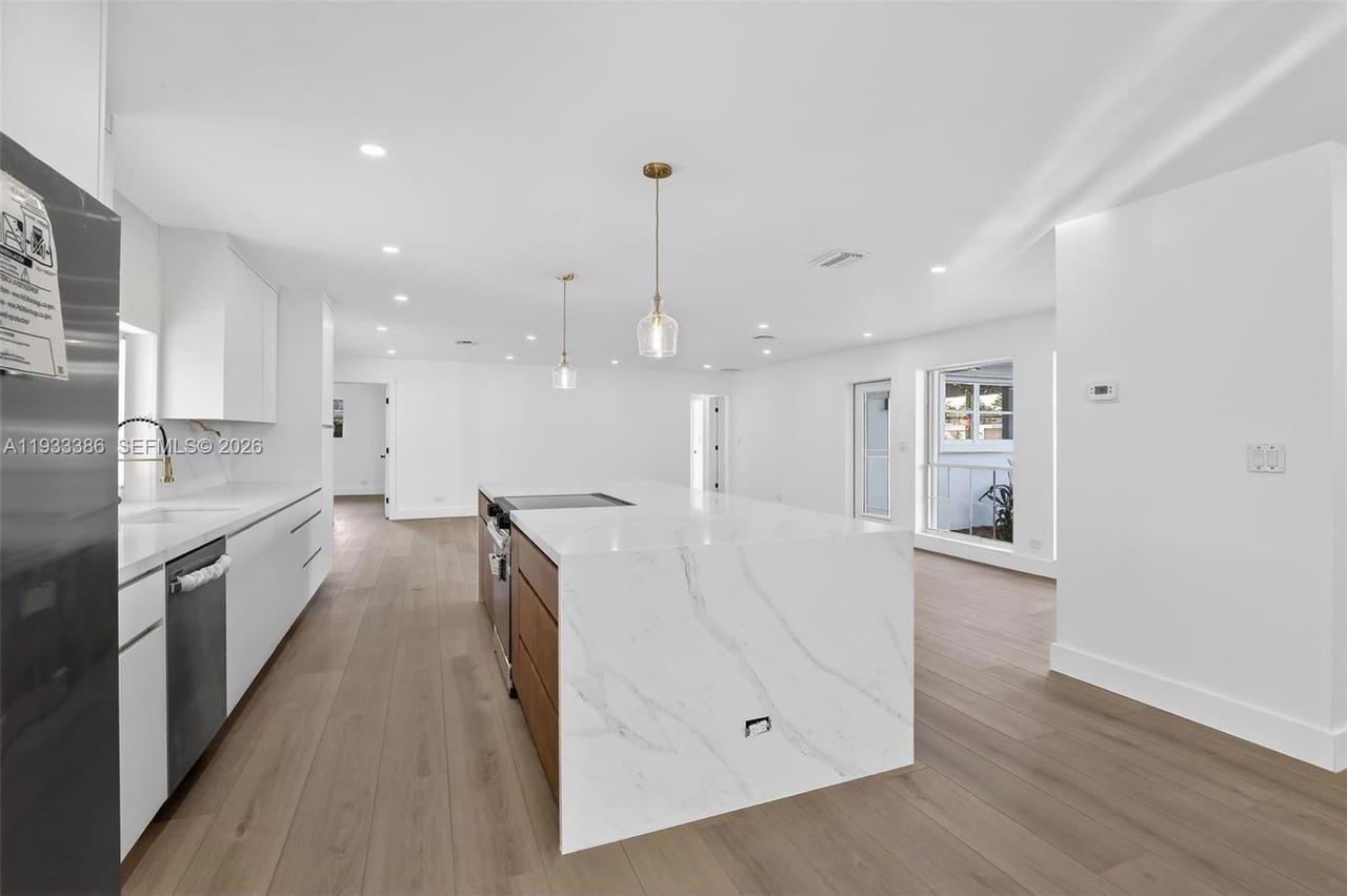 Real estate property located at 6800 7th St, Broward, Plantation Gardens Sec 5, Plantation, FL