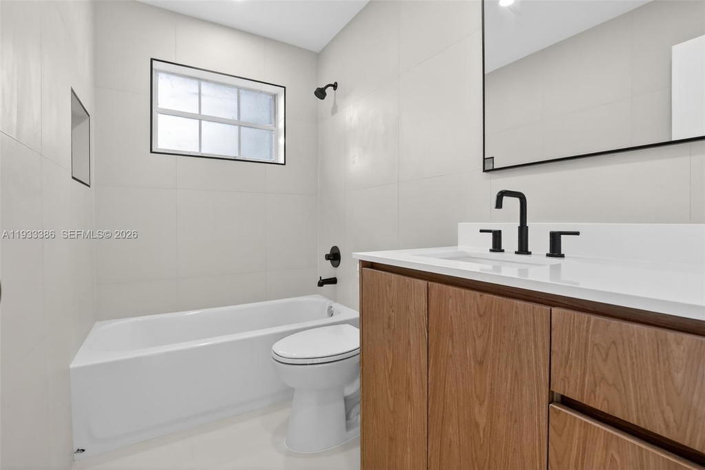 Real estate property located at 6800 7th St, Broward, Plantation Gardens Sec 5, Plantation, FL