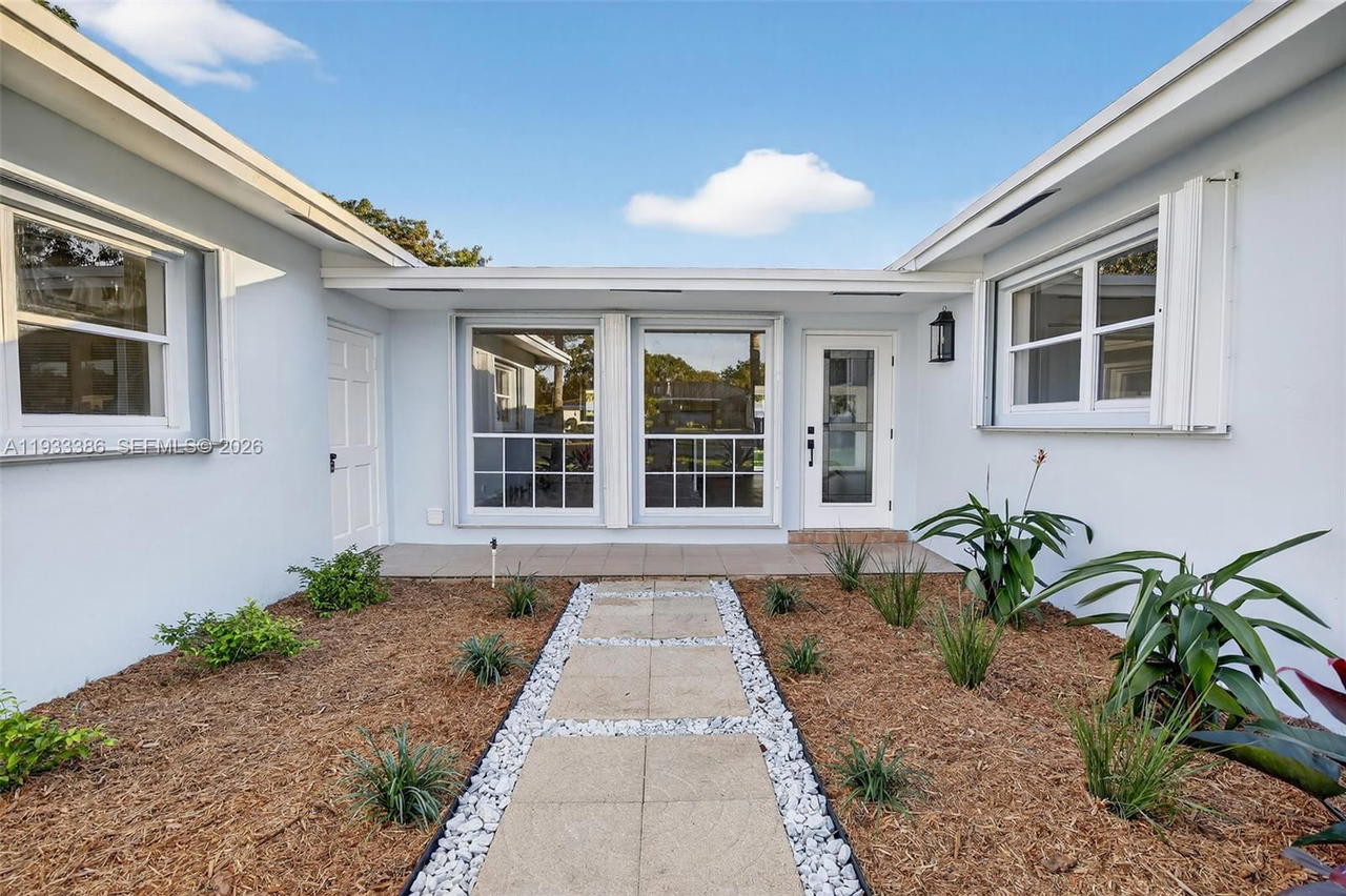 Real estate property located at 6800 7th St, Broward, Plantation Gardens Sec 5, Plantation, FL