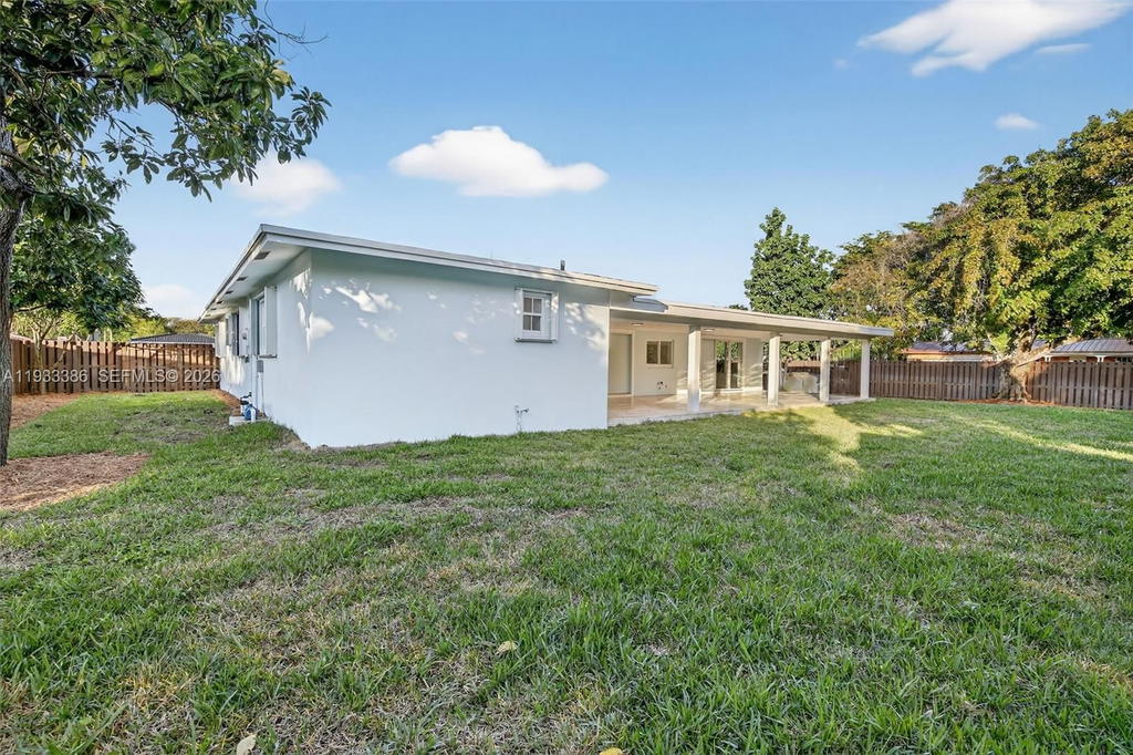 Real estate property located at 6800 7th St, Broward, Plantation Gardens Sec 5, Plantation, FL