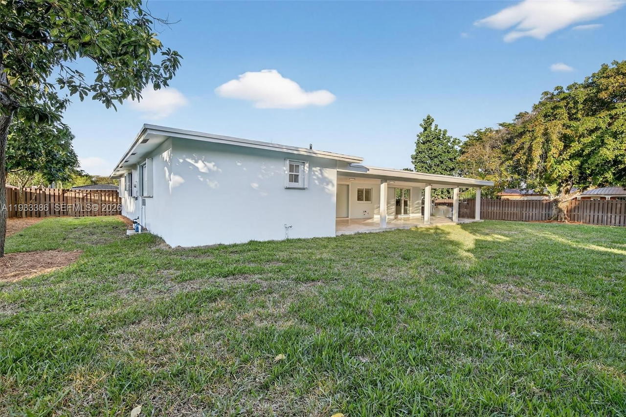 Real estate property located at 6800 7th St, Broward, Plantation Gardens Sec 5, Plantation, FL