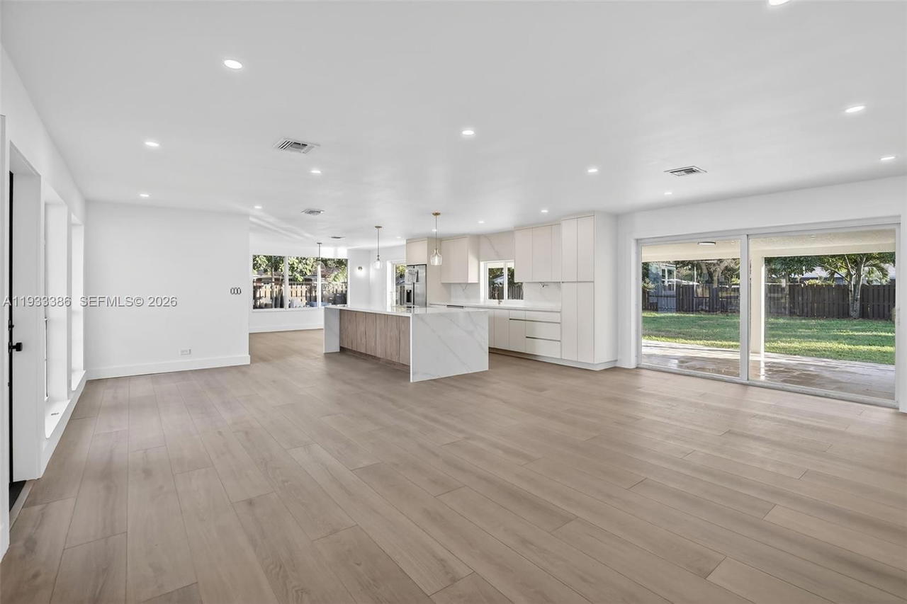 Real estate property located at 6800 7th St, Broward, Plantation Gardens Sec 5, Plantation, FL
