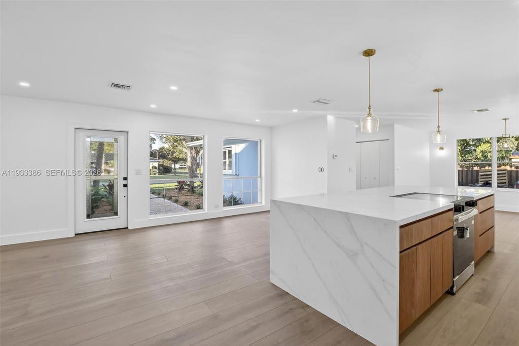 Real estate property located at 6800 7th St, Broward, Plantation Gardens Sec 5, Plantation, FL
