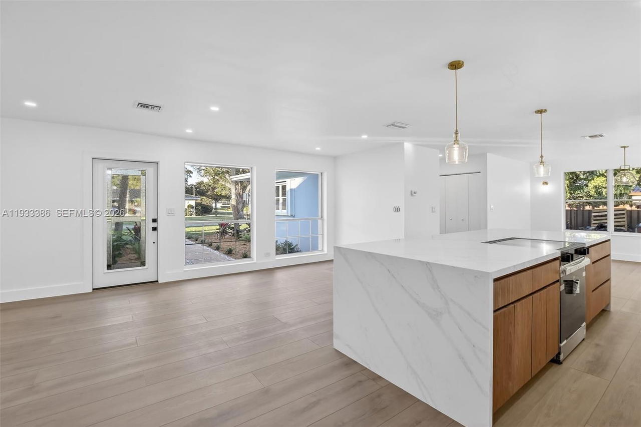Real estate property located at 6800 7th St, Broward, Plantation Gardens Sec 5, Plantation, FL