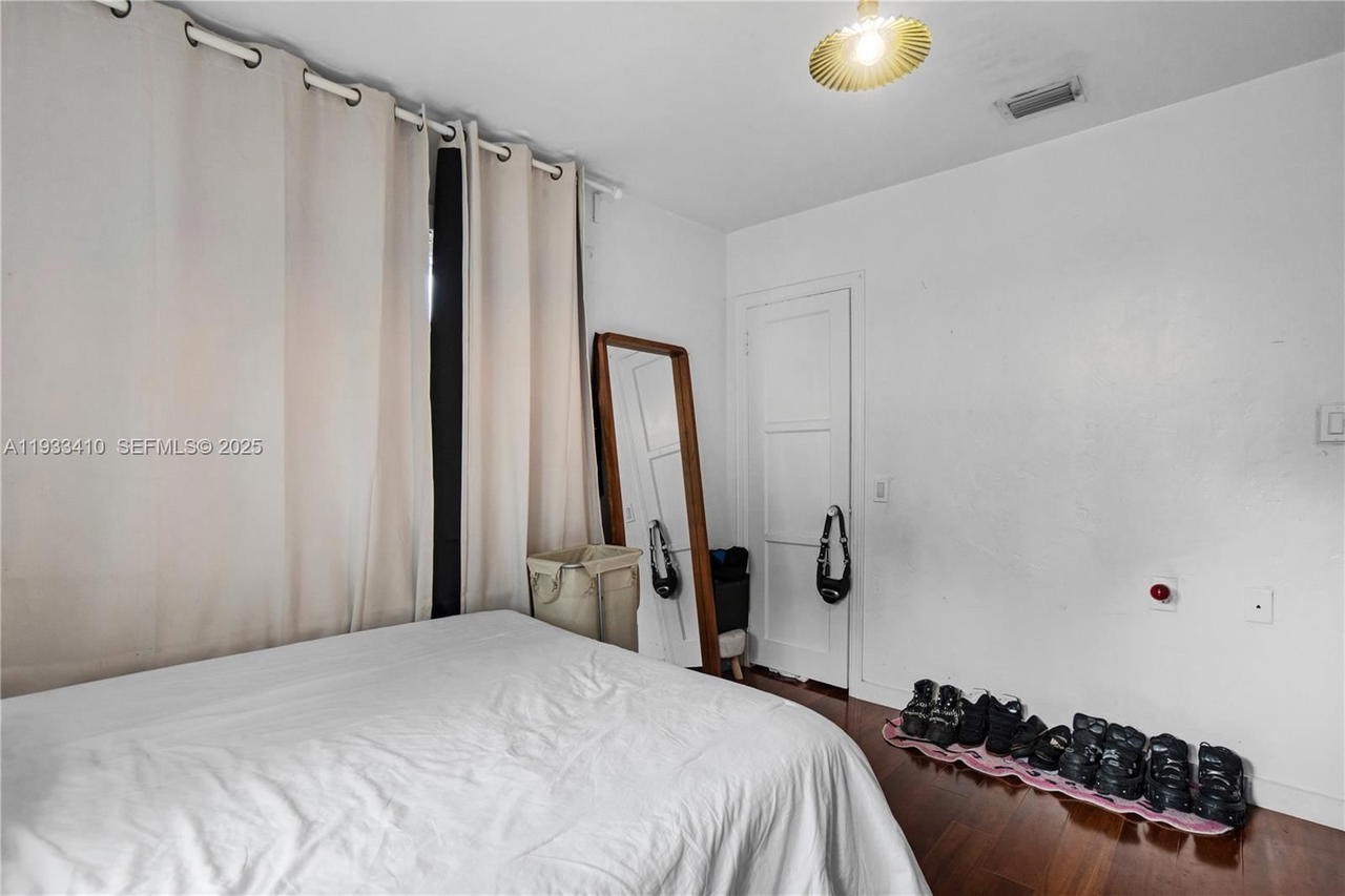Real estate property located at 9210 4th Ave, Miami-dade, Pinewood Park Pl Amd 2nd, Miami, FL