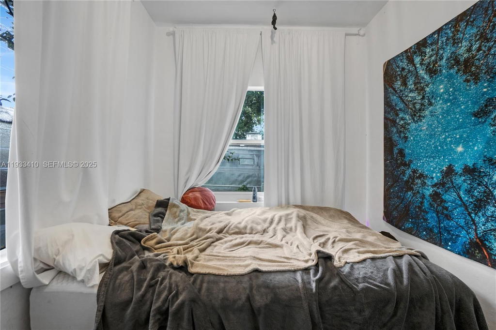 Real estate property located at 9210 4th Ave, Miami-dade, Pinewood Park Pl Amd 2nd, Miami, FL