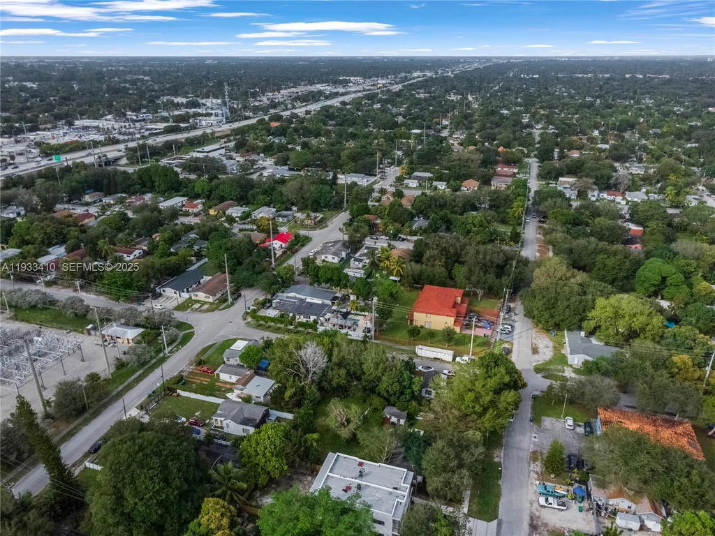 Real estate property located at 9210 4th Ave, Miami-dade, Pinewood Park Pl Amd 2nd, Miami, FL
