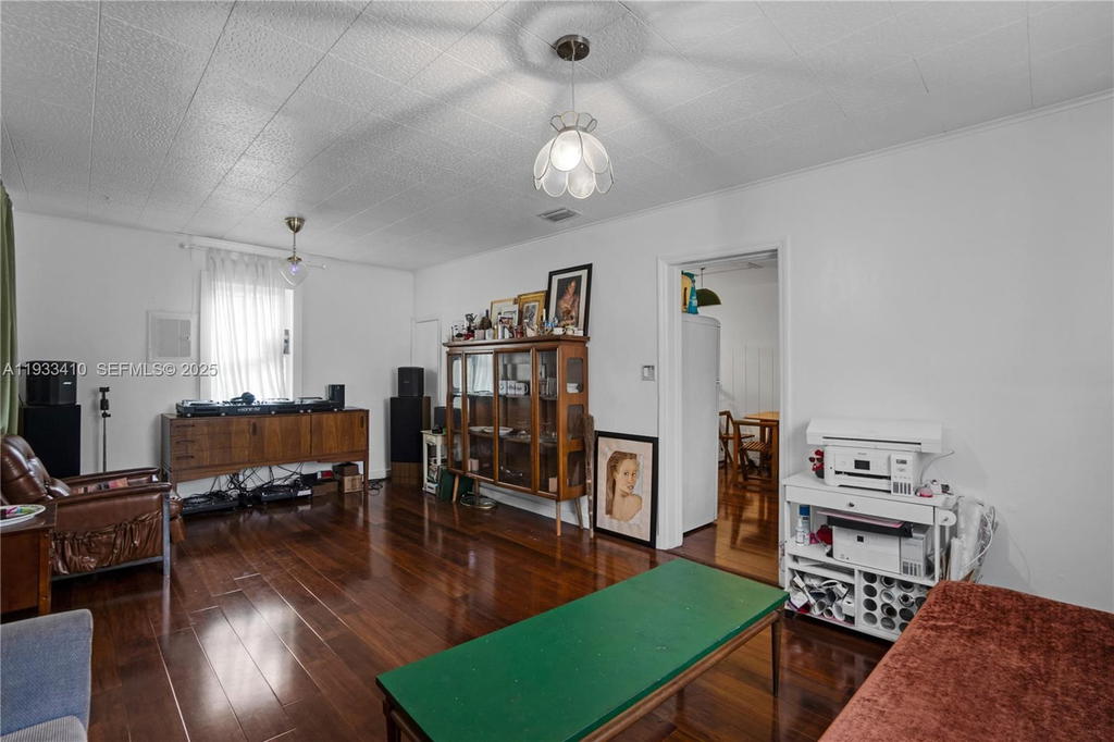 Real estate property located at 9210 4th Ave, Miami-dade, Pinewood Park Pl Amd 2nd, Miami, FL