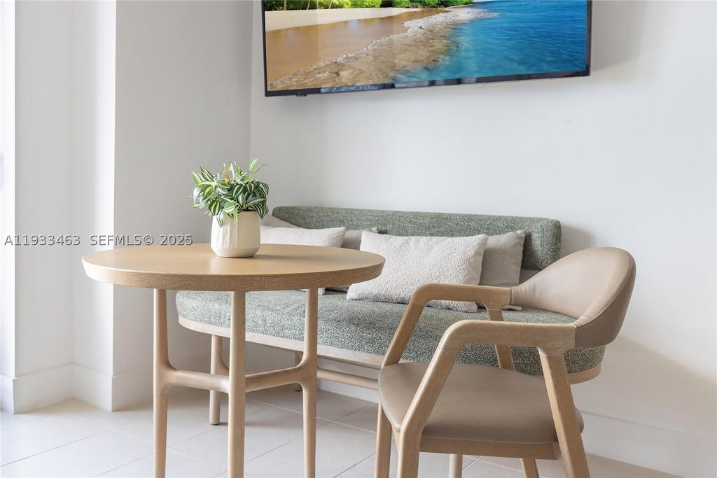 Real estate property located at 159 6th St #4010, Miami-dade, Gale Residences, Miami, FL
