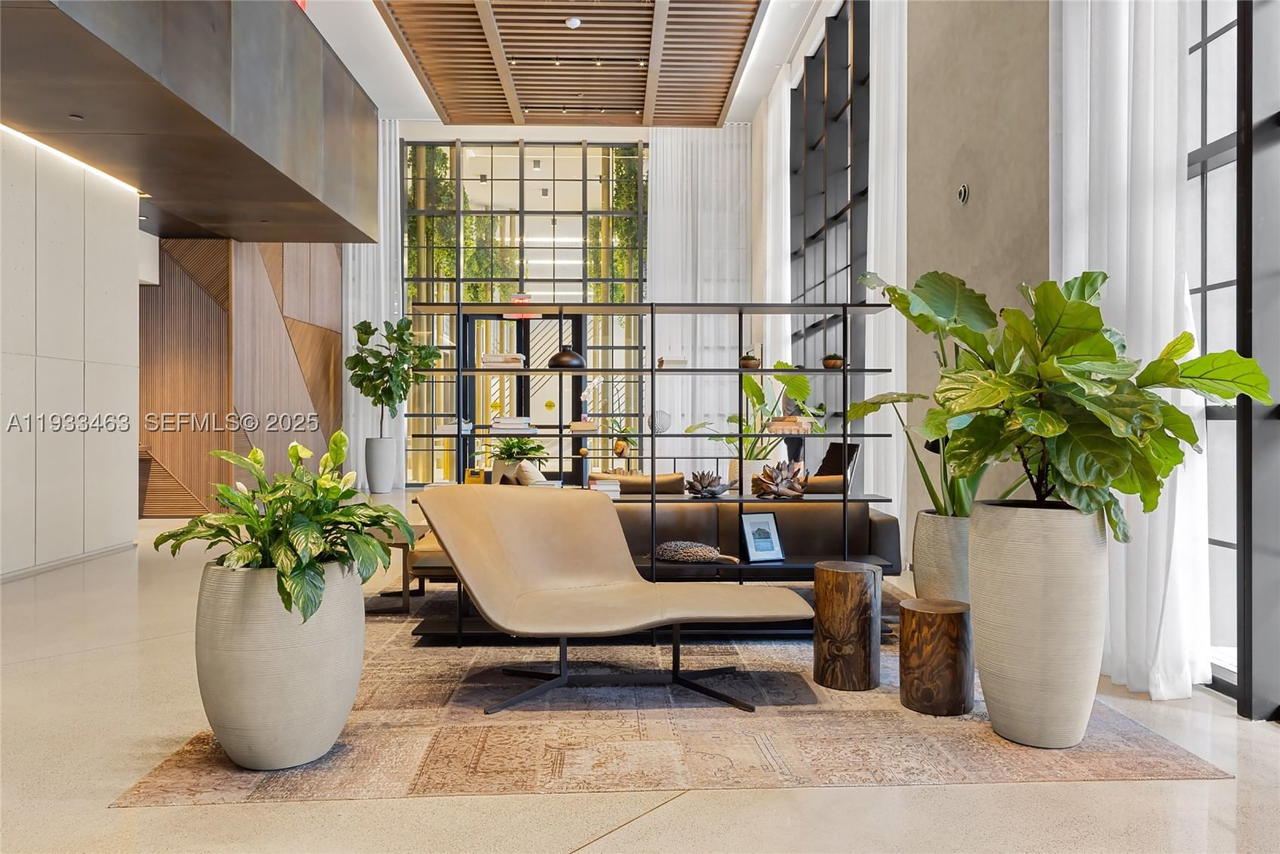 Real estate property located at 159 6th St #4010, Miami-dade, Gale Residences, Miami, FL