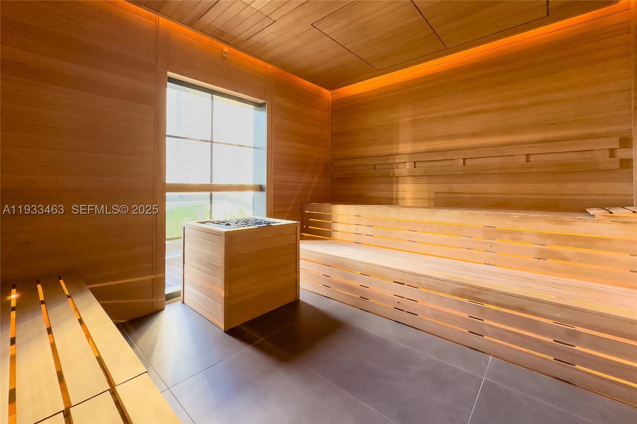 Real estate property located at 159 6th St #4010, Miami-dade, Gale Residences, Miami, FL