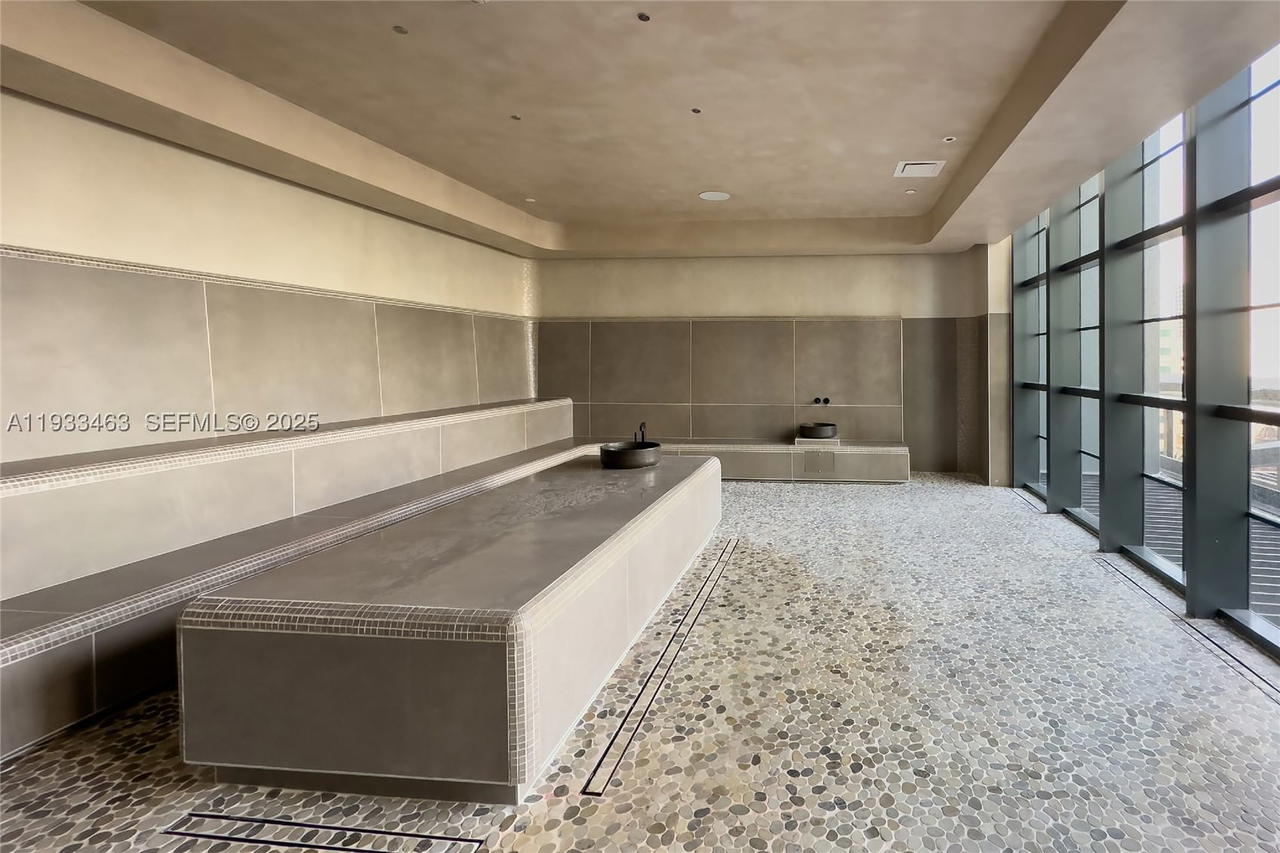 Real estate property located at 159 6th St #4010, Miami-dade, Gale Residences, Miami, FL