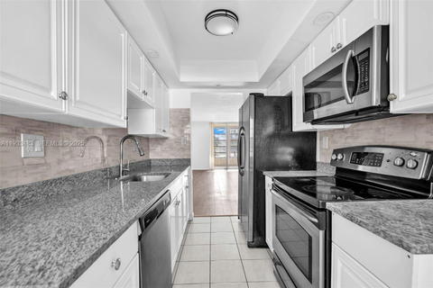 Real estate property located at 3361 47th Ter #220, Broward, Cypress Chase North No 1, Lauderdale Lakes, FL