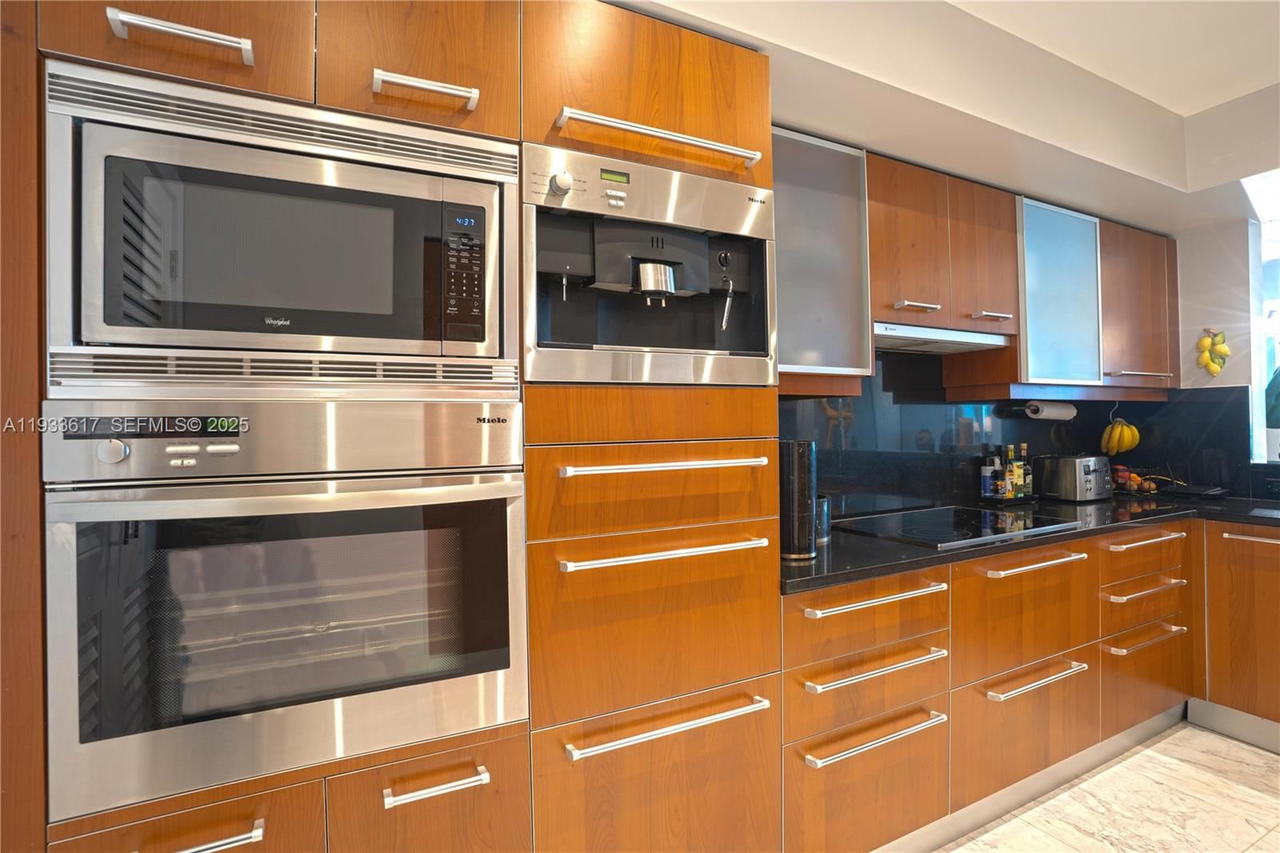 Real estate property located at 1331 Brickell Bay Dr #1609, Miami-dade, Jade At Brickell Bay Drive, Miami, FL