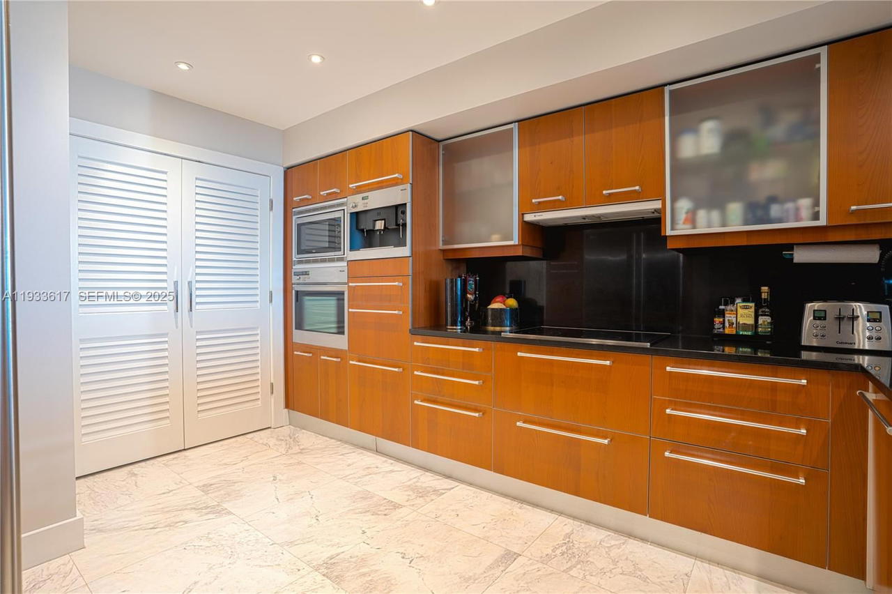 Real estate property located at 1331 Brickell Bay Dr #1609, Miami-dade, Jade At Brickell Bay Drive, Miami, FL