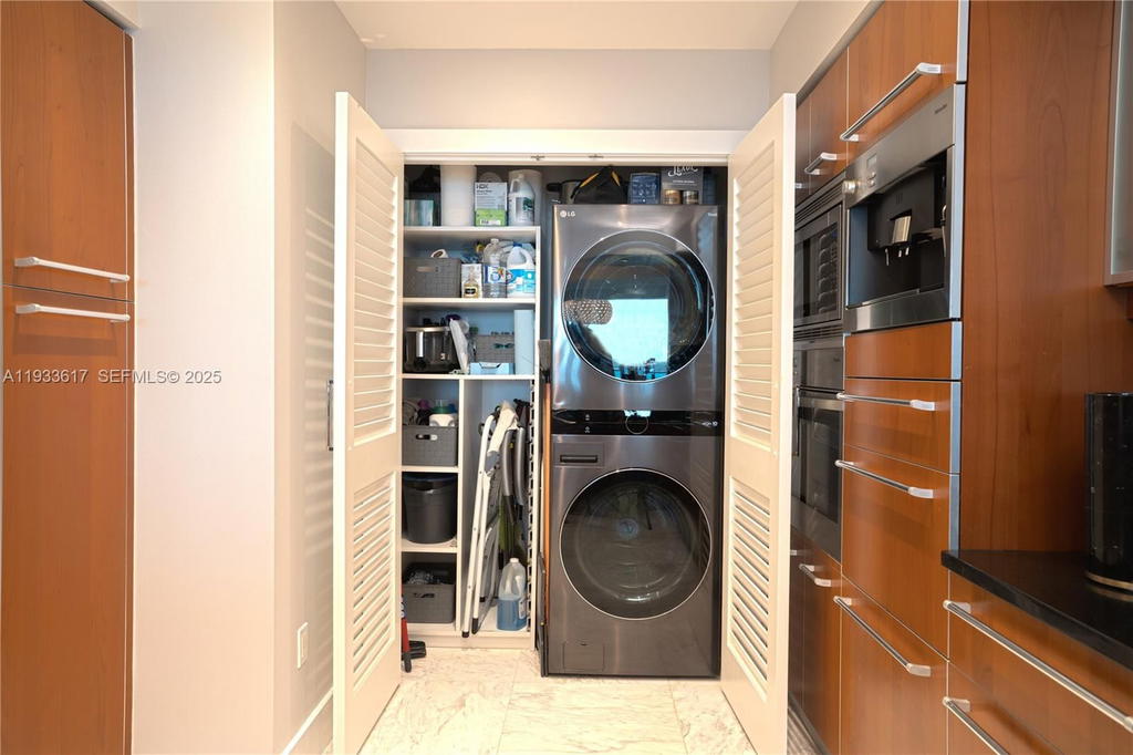Real estate property located at 1331 Brickell Bay Dr #1609, Miami-dade, Jade At Brickell Bay Drive, Miami, FL