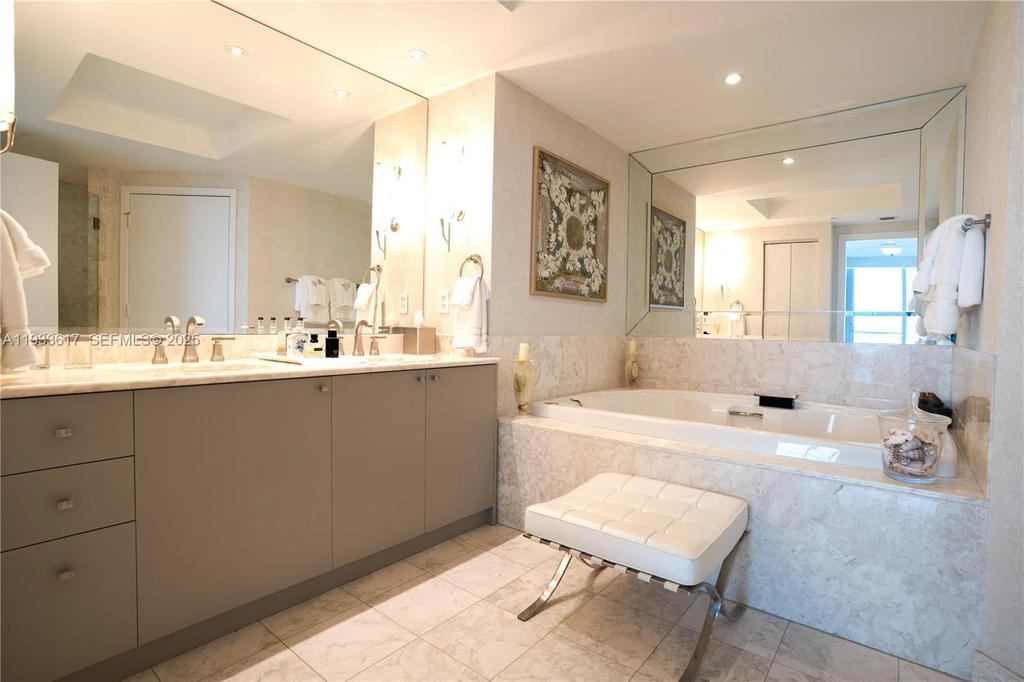 Real estate property located at 1331 Brickell Bay Dr #1609, Miami-dade, Jade At Brickell Bay Drive, Miami, FL