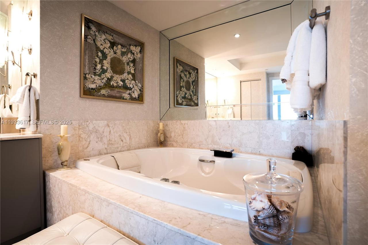 Real estate property located at 1331 Brickell Bay Dr #1609, Miami-dade, Jade At Brickell Bay Drive, Miami, FL