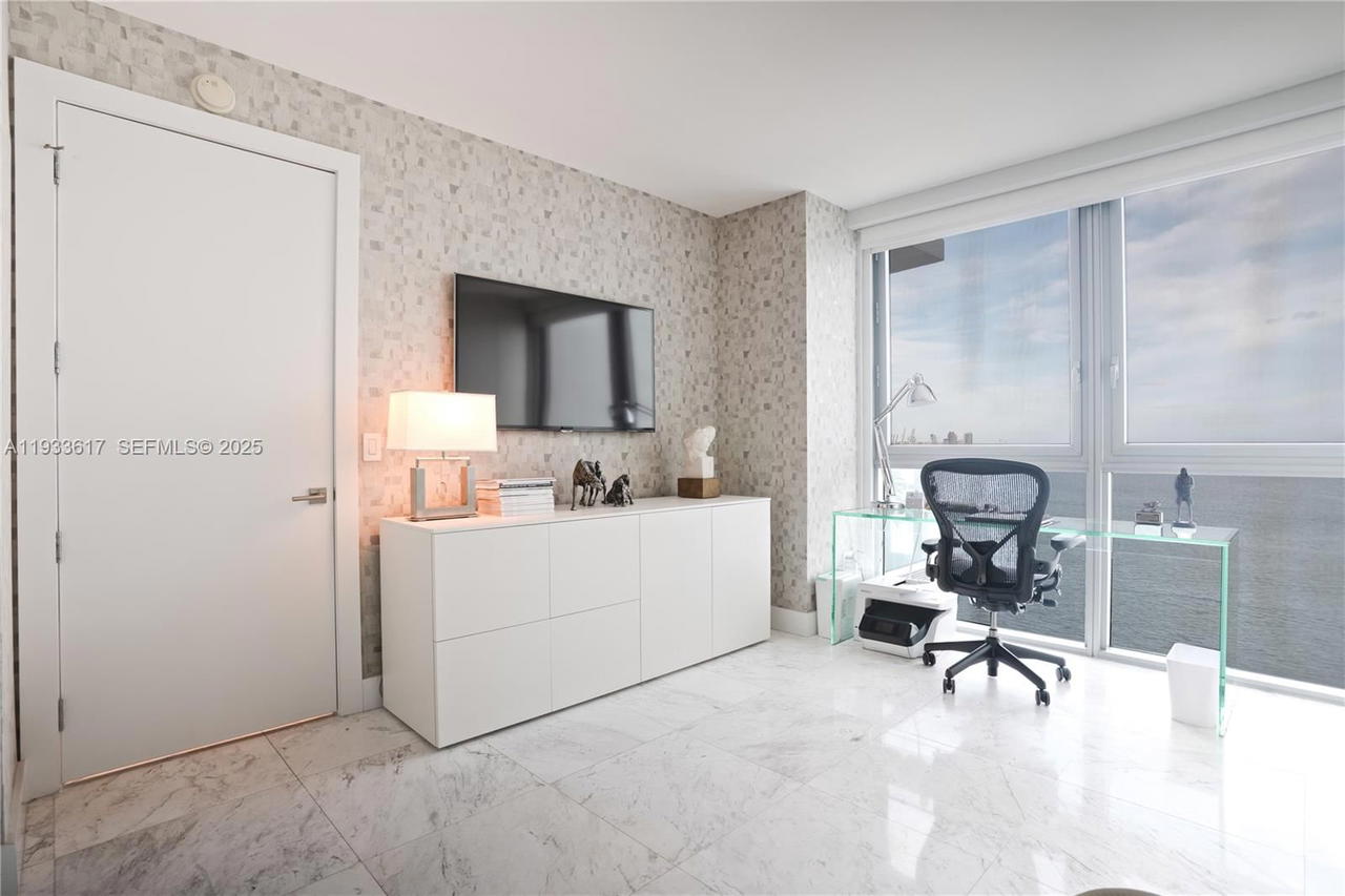 Real estate property located at 1331 Brickell Bay Dr #1609, Miami-dade, Jade At Brickell Bay Drive, Miami, FL